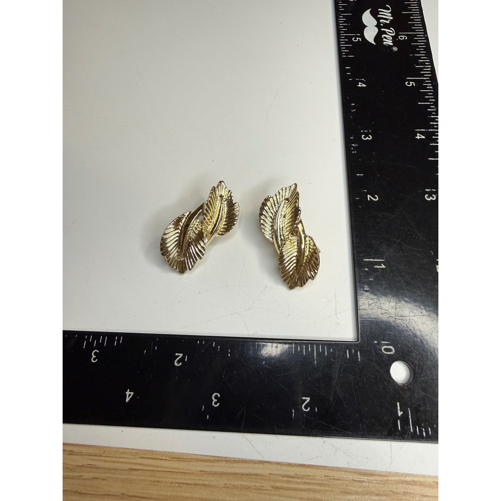 Coro Vintage Gold Tone Leaf Clip On Earrings Textured Double Leaf Signed